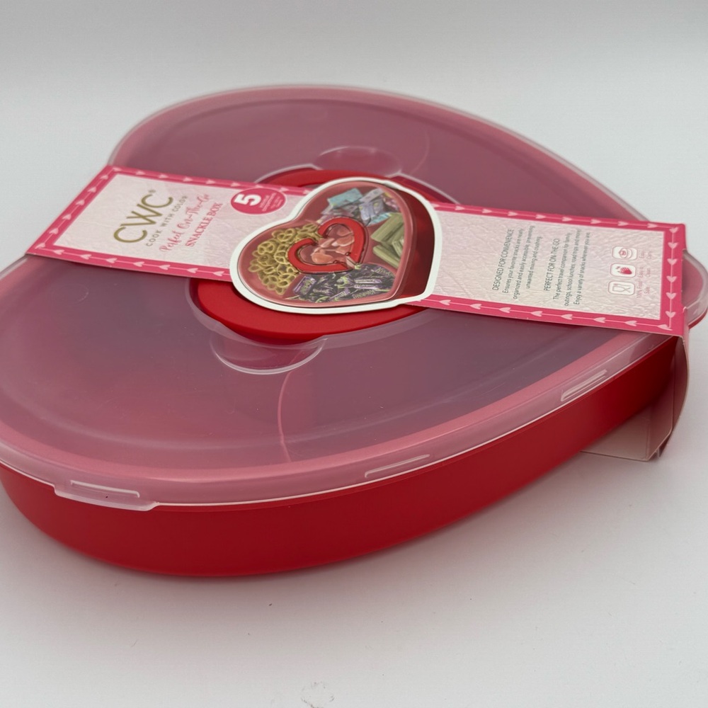Valentines CWC Heart-Shaped Snackle Box - Picture 2 of 4
